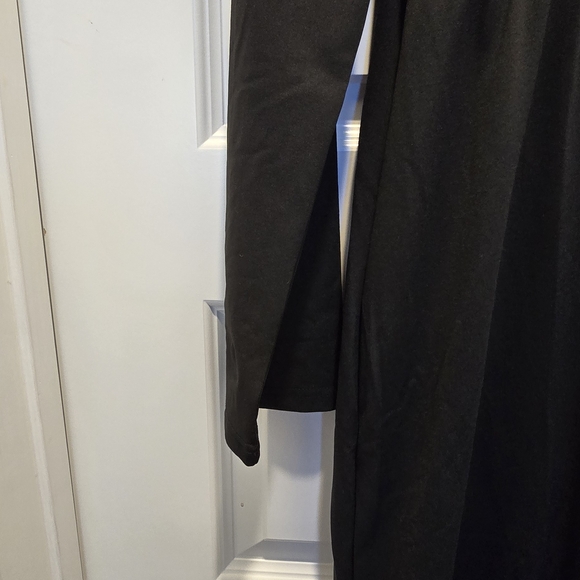 Elegant Black Women's Jumpsuit - Picture 6 of 16